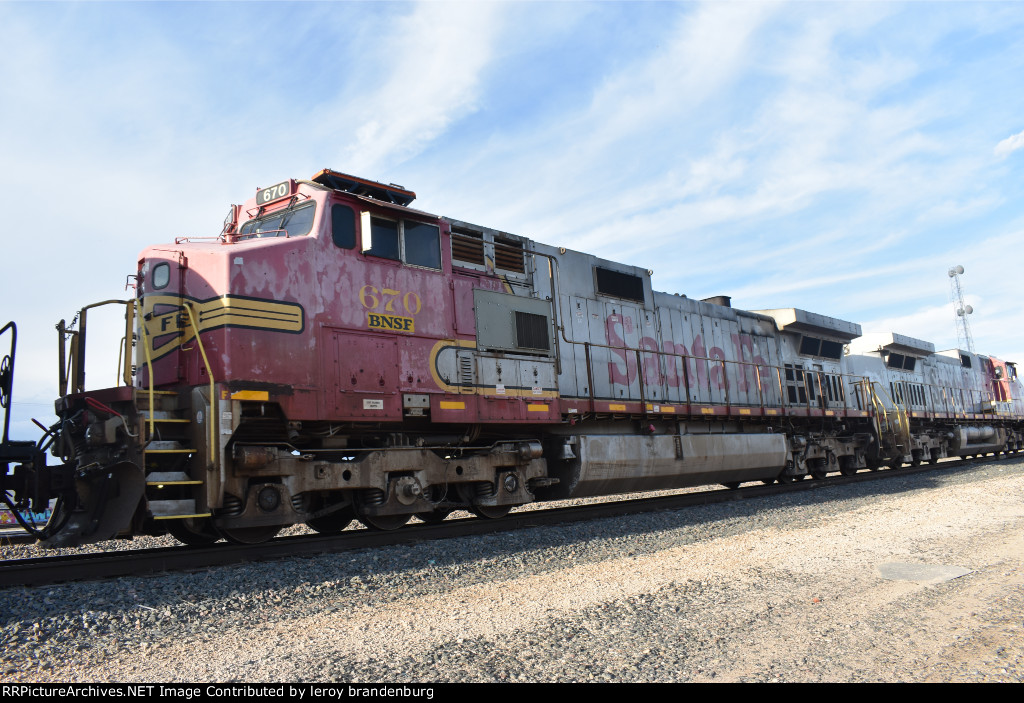 BNSF 670 on a local